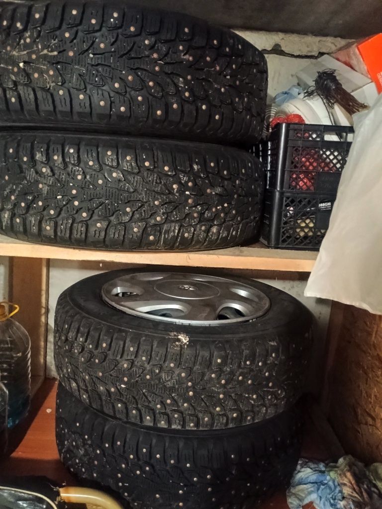 Продам шины б/у 135000
