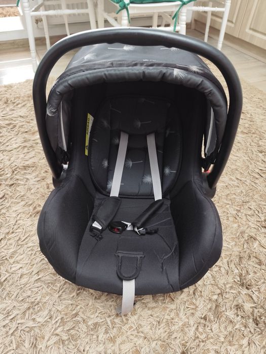 Vând scoica auto și carucior