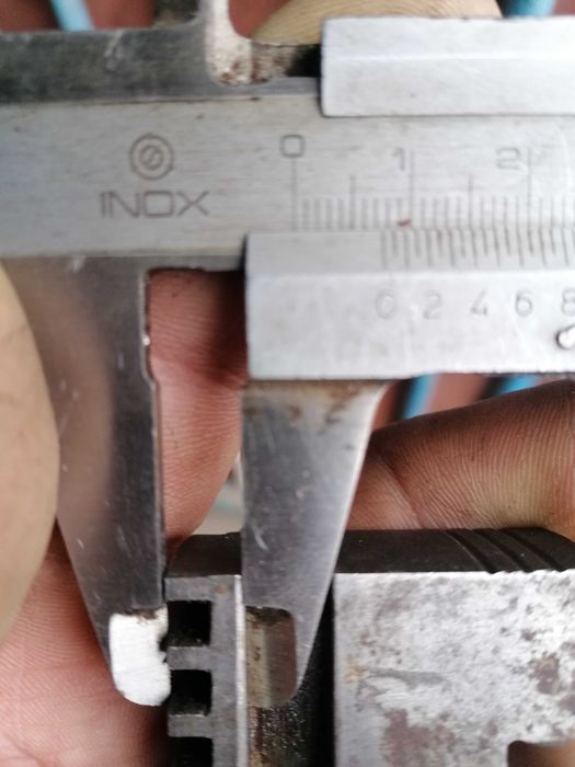 обратни челюсти за струг