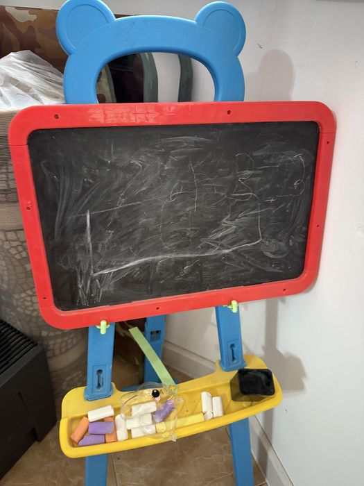 Отдам бесплатно доска с мелом детская