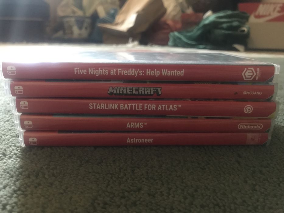 Nintendo swich oled cu foarte multe accesorii VAND URGENT