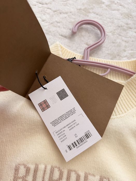 Burberry pulover XS-S