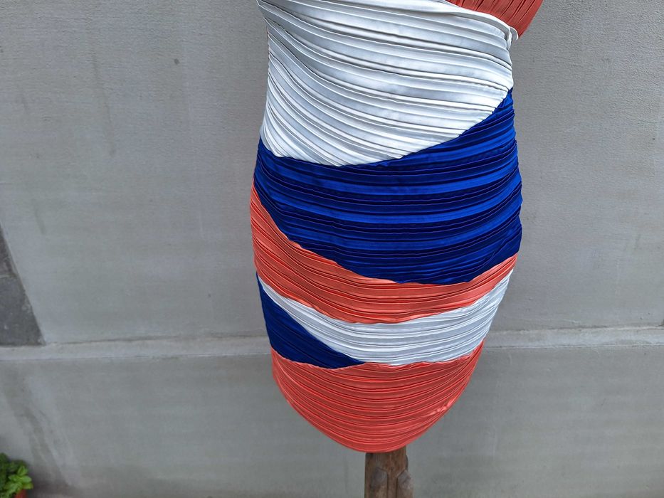 Club Frendy | rochie dama | bust 82 cm | mar. 39 - 40 | M - L