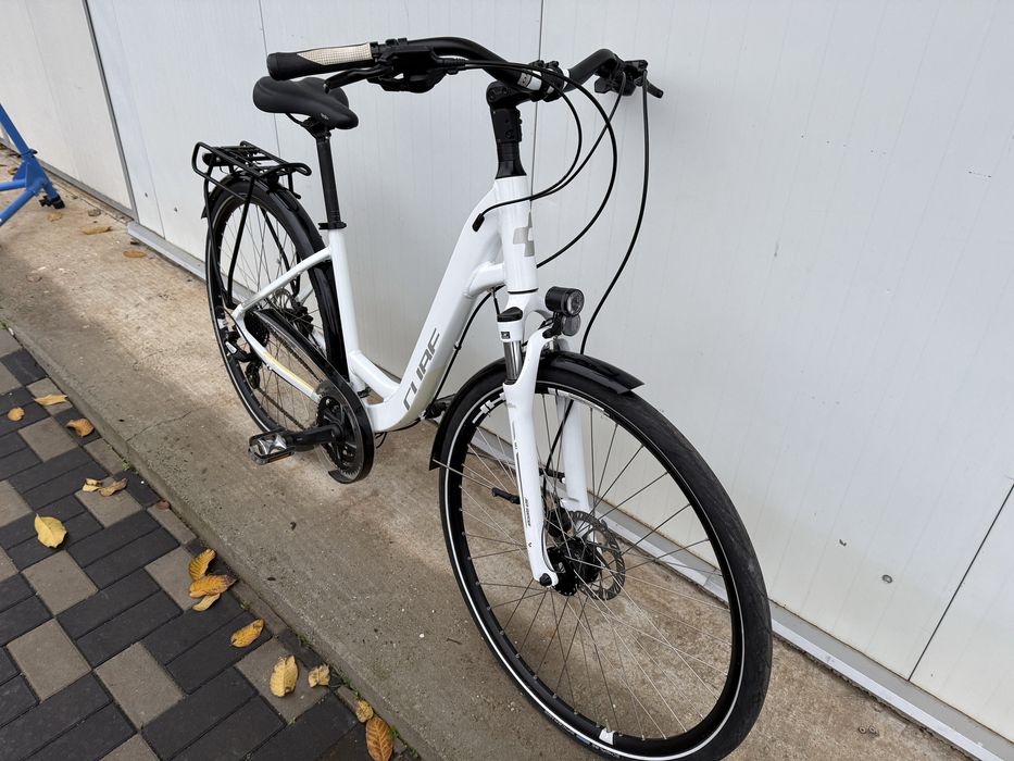 Bicicleta Cube Touring PRO 45cm 28" 1st owner