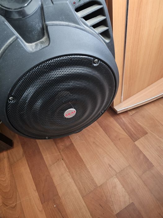 Boxa Akai mare volosita  putin 200 lei