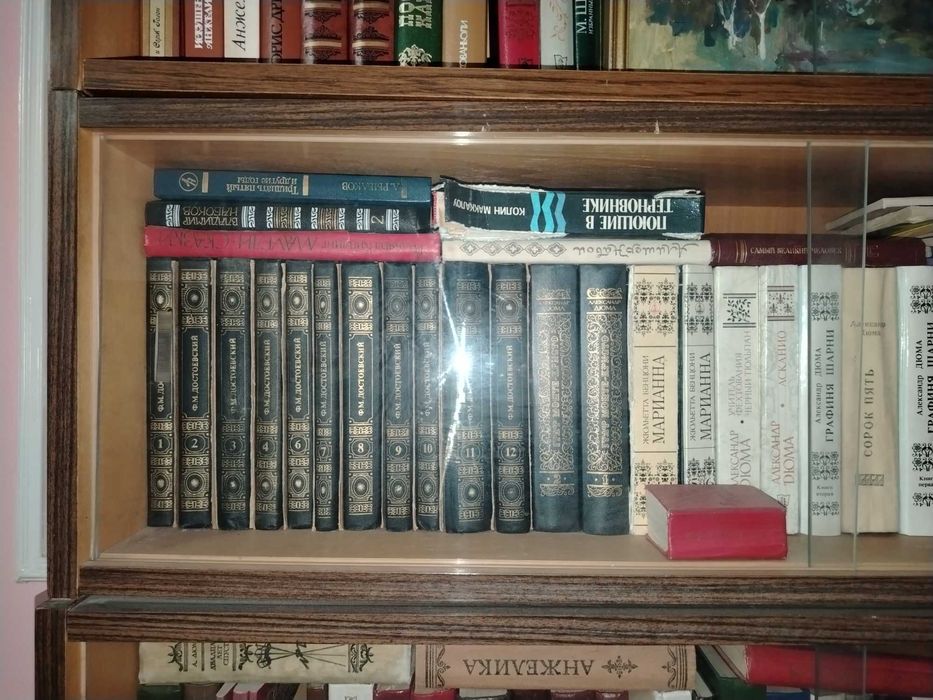 Книги советские по 3000 сум.