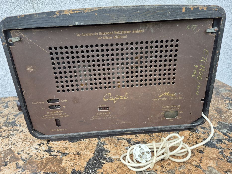 Radio cu lampi marca Mertz Capri,made in Germany  fabricat in 1950