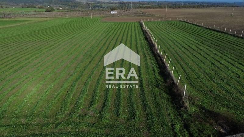 Голям урегулиран поземлен имот за продажба, с ПУП и одобрен проект за