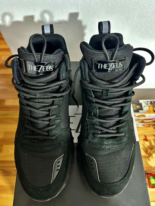 Ghete tip adidas The Zeus