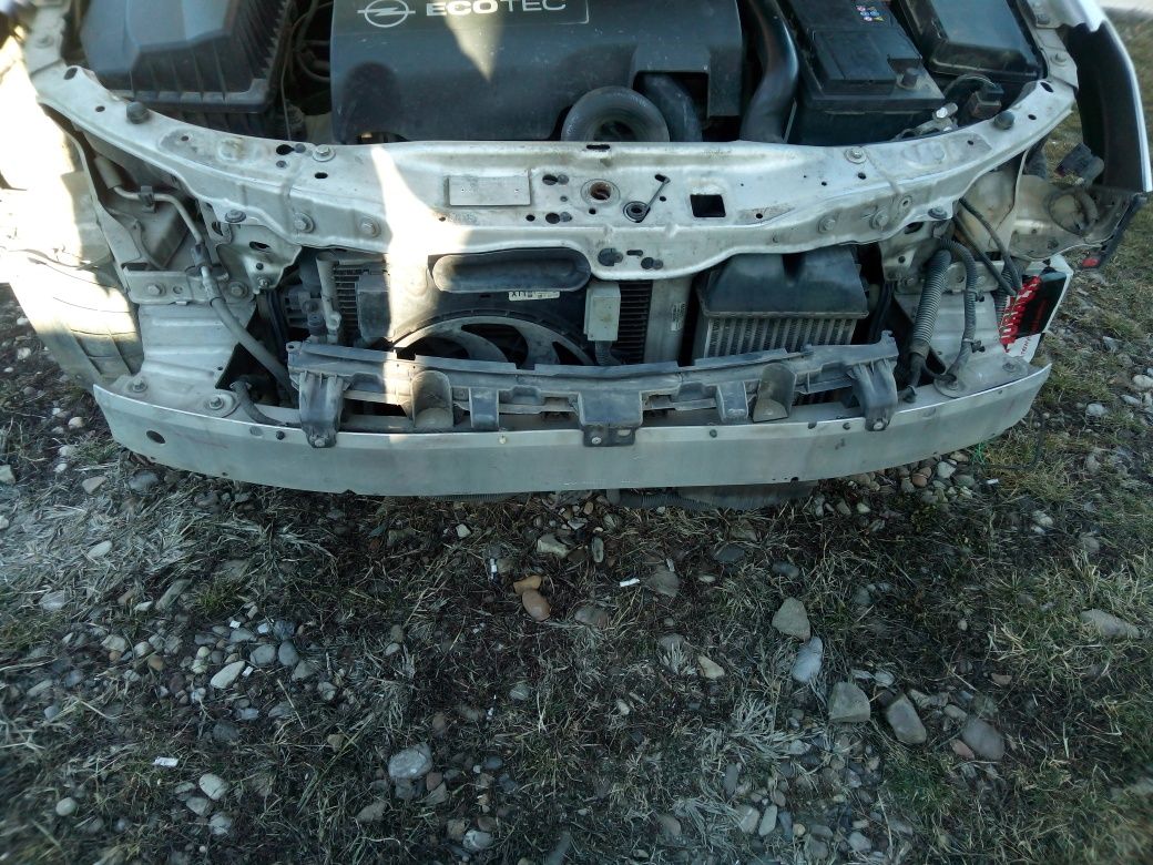 Trager/calandru fată opel Zafira B ,Opel Astra H.