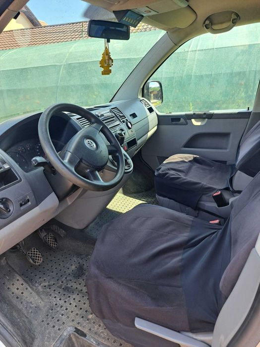 De vanzare VW T5 autoutilitara 2 locuri motorizare 2.5 TDI