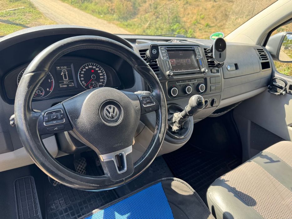 Vand Volkswagen Transporter Caravelle 8+1 2010