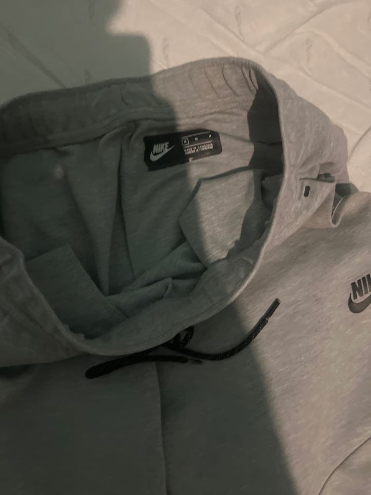 Pantaloni tech gri marime m