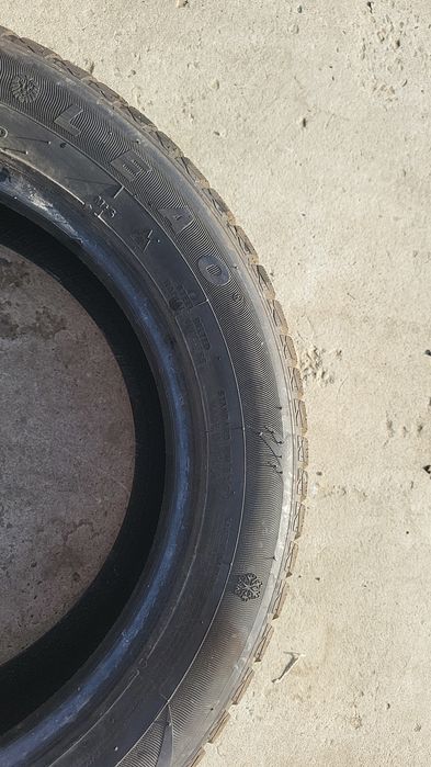 Vând set 4 anvelope iarna M+S 185/60/R15 88H