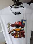 Tricou Bărbat Alb Daffy Duck | Mărimea M | 100% Bumbac | 70 Lei