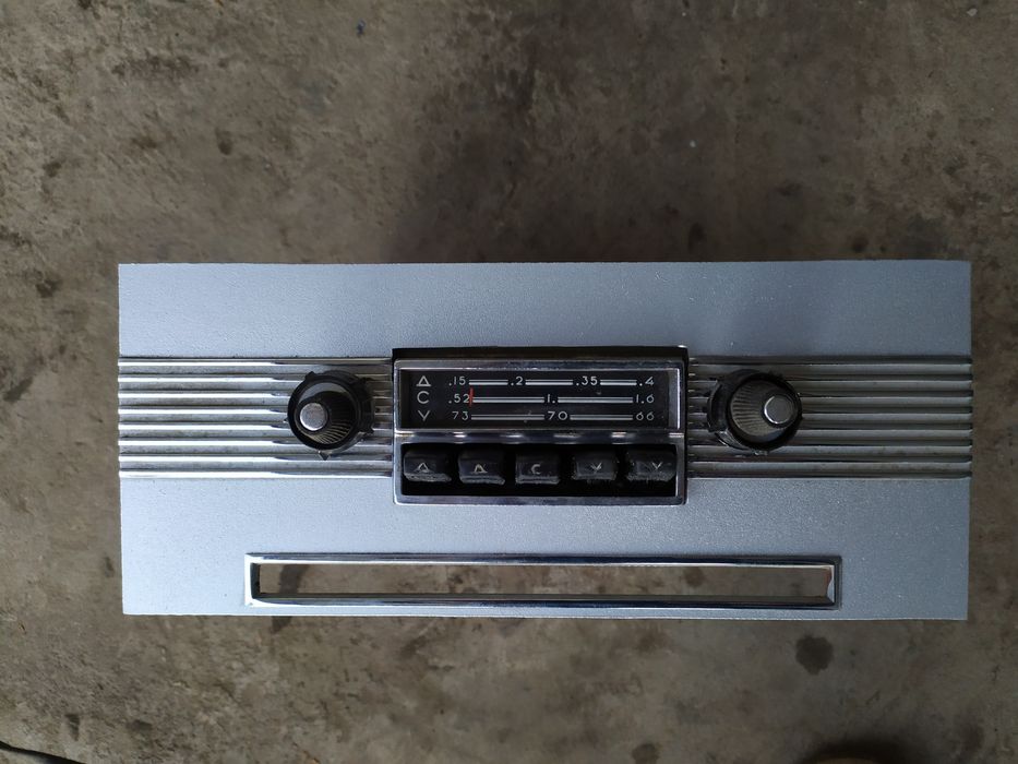 Панель радио  торпедки газ 24 первый выпуск