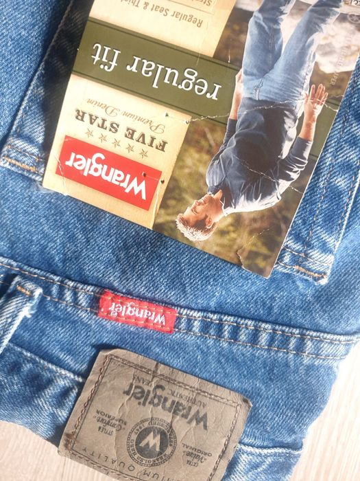 Blugi Wrangler 31/30 noi