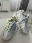 Adidasi Nike albi
