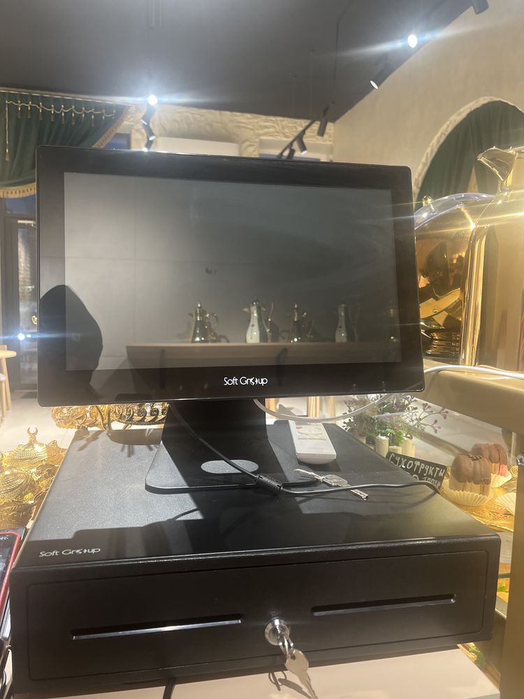 POS монитор с кассовым апаратом от soft group