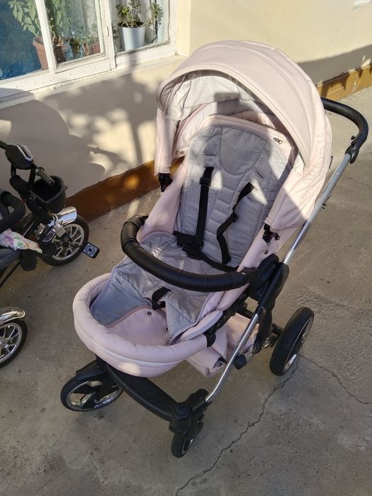 Продам коляску 2  в 1