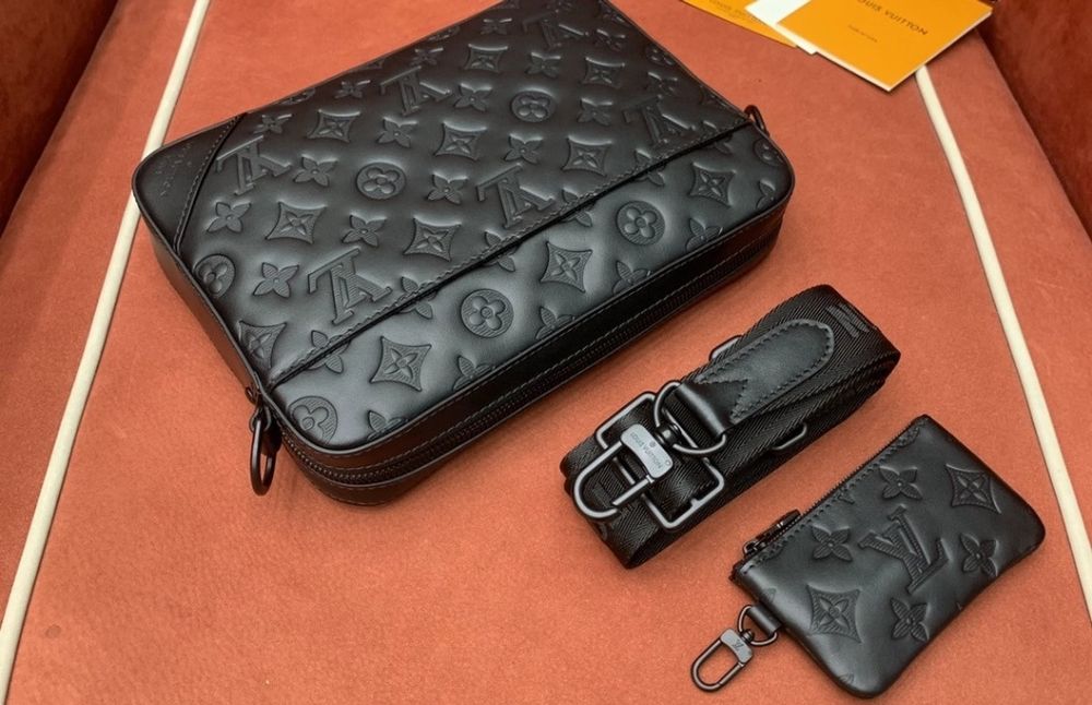 Louis Vuitton Duo