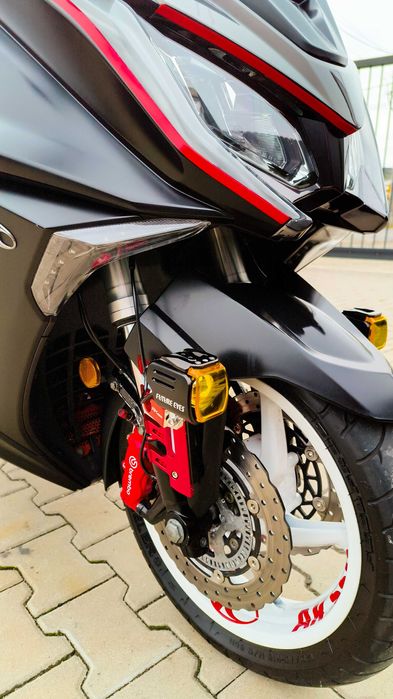 kymco ak550 akrapovic