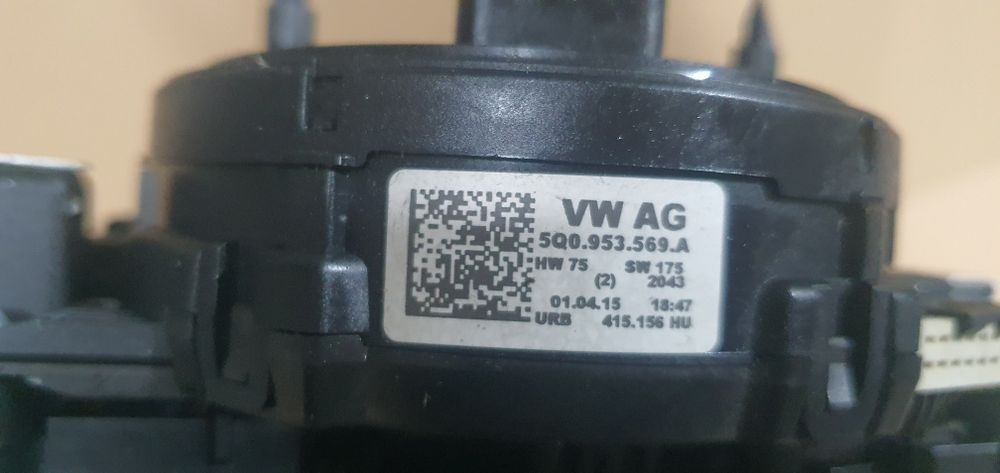 Spira volan cu manete passat b8 golf 7 tiguan 5Q0953569A