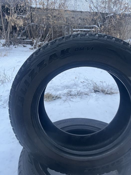 Продам комплект резина липучка r17
