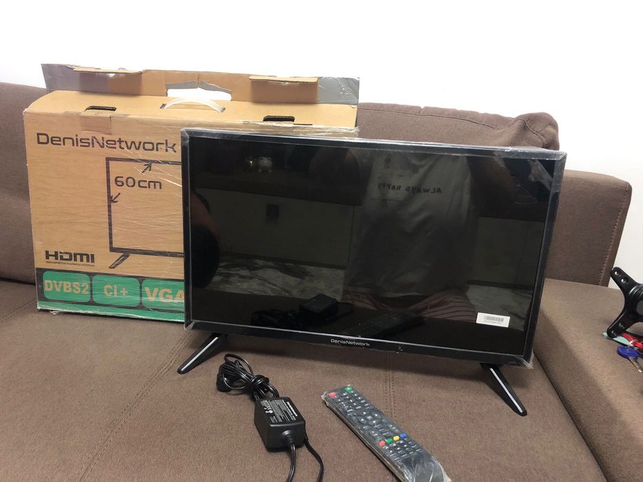 Televizor led auto 60cm diagonala 12-24V