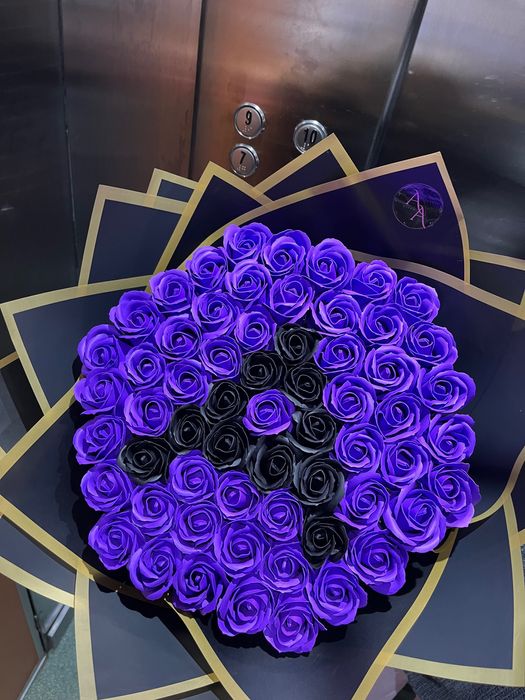 Buchet 101 trandafiri sapun orice nuanta si model accesorii coronite