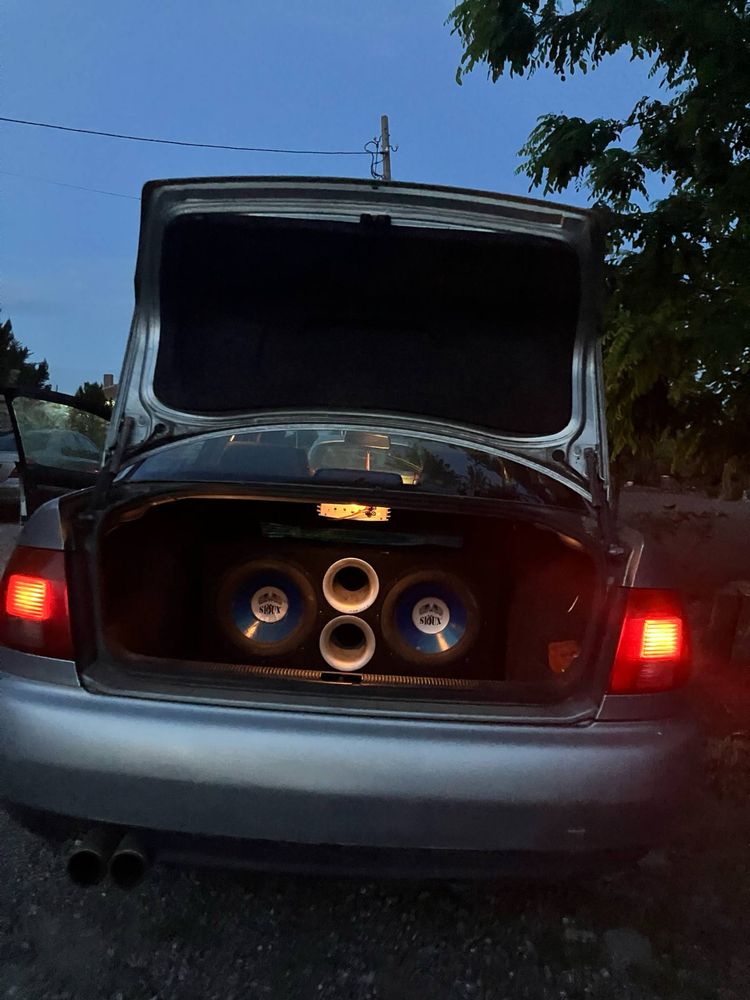 Продава се AUDI A4 1.8T