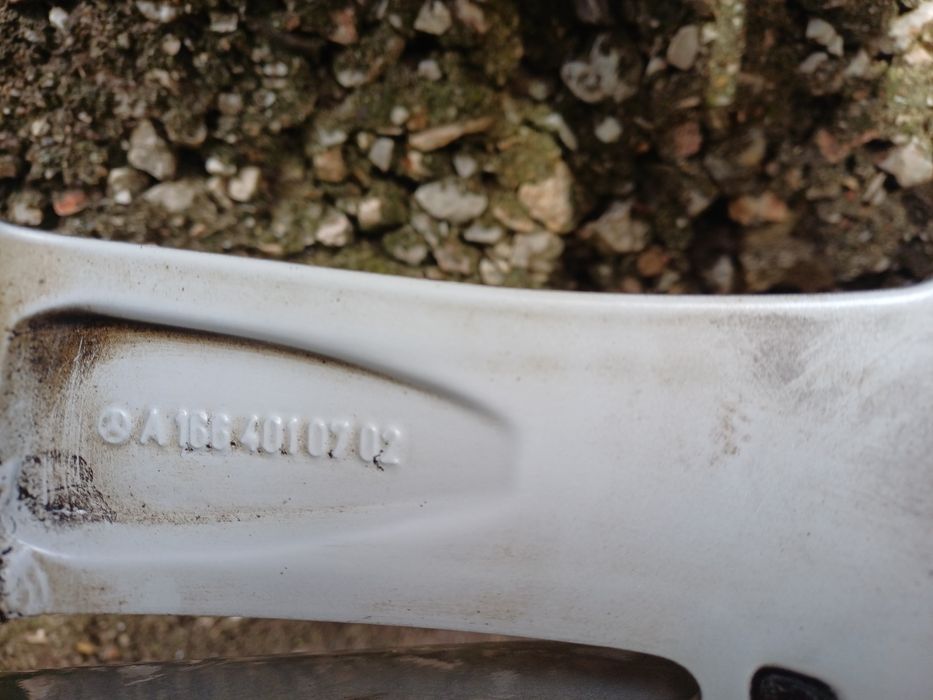 Джанти Мерцедес със зимни гуми Континентал 5x112 R19 255/50