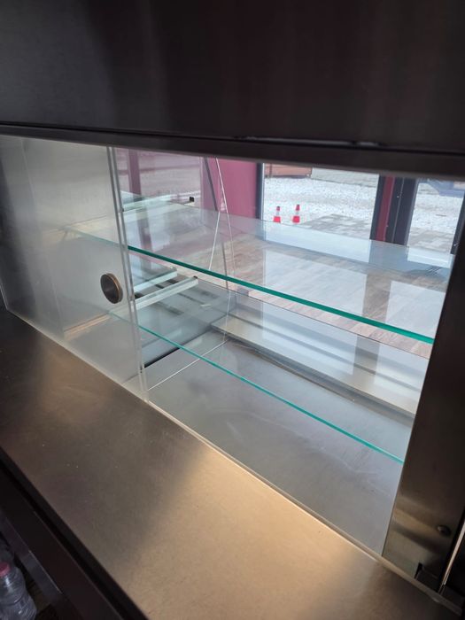 Хладилна витрина