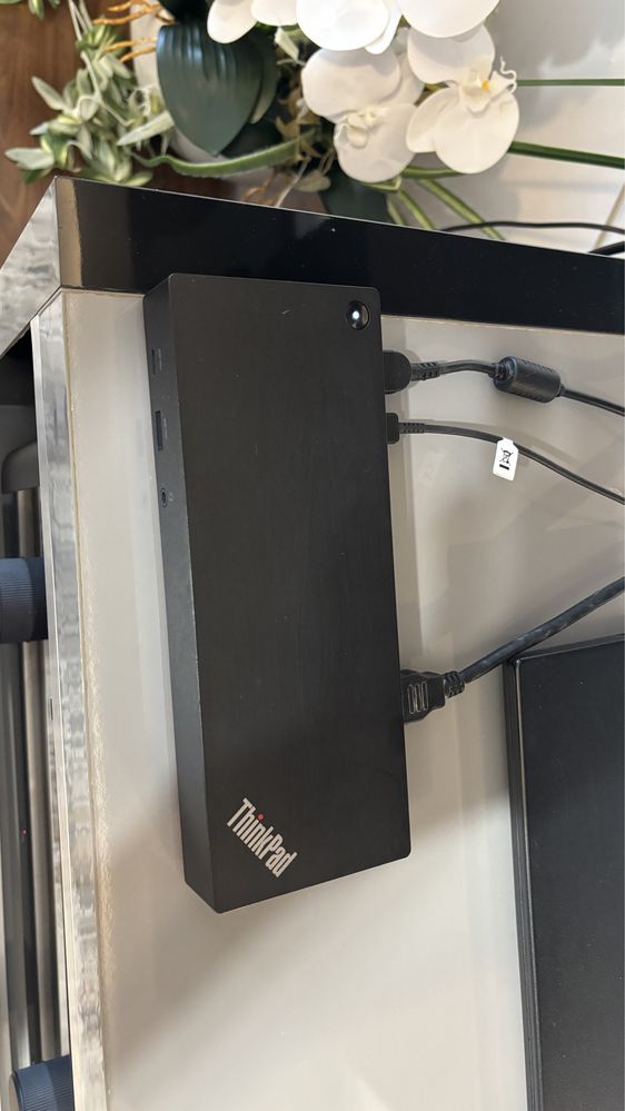 Docking station Lenovo ThinkPad Hibrid USB C model  DUD9011D1