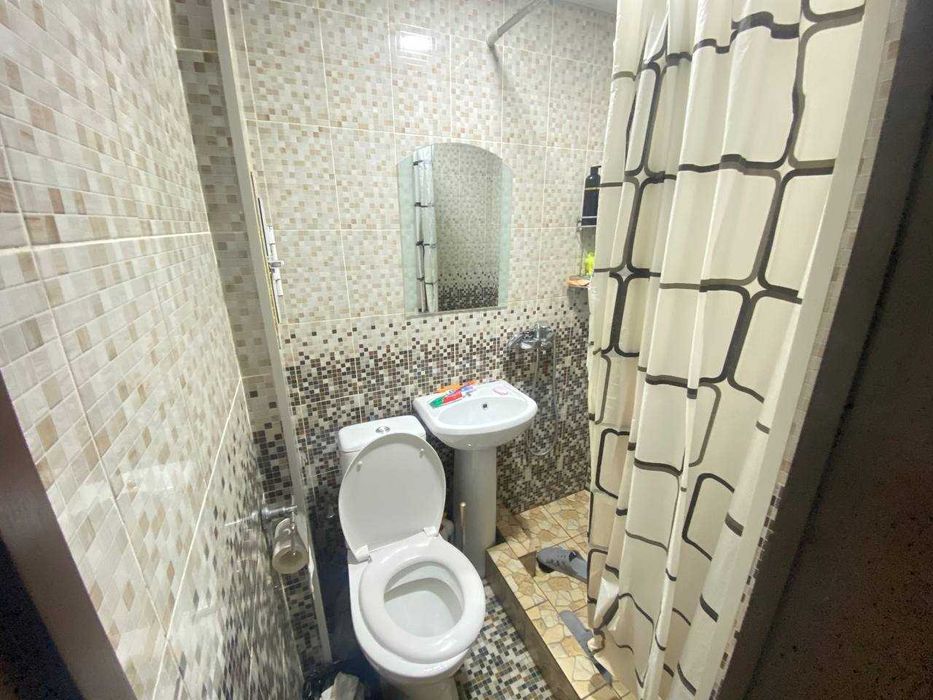 возле парка Бабура продам 1-комн в отличном состоянии. ор-р Пединститу