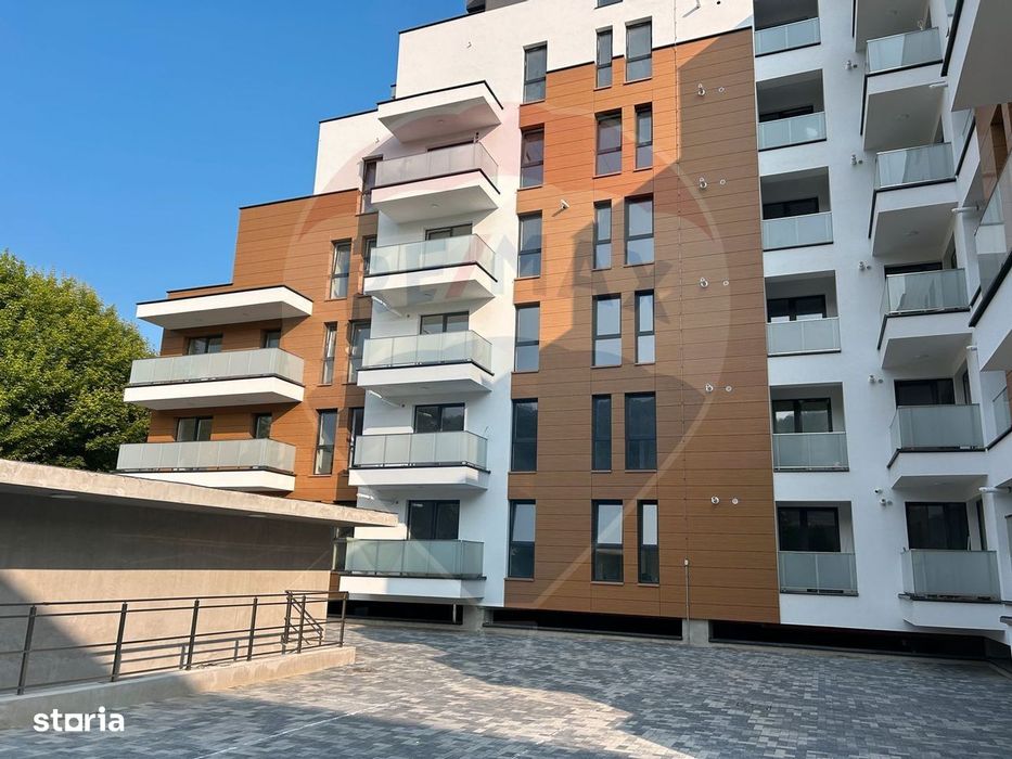 Apartament cu 3 camere de vânzare în bloc nou, zona Centrala