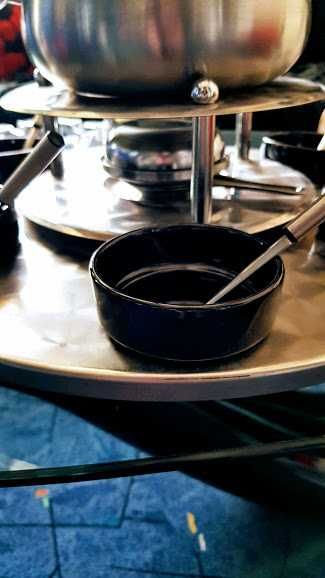 Set fondue din inox,nou,platou rotativ,6 persoane