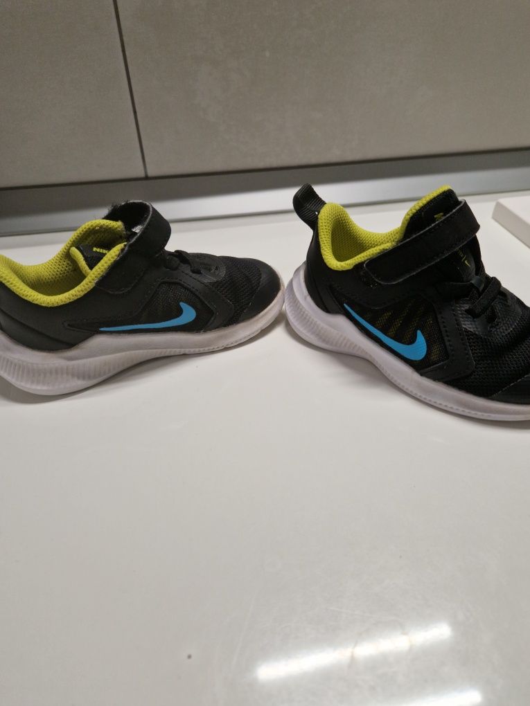 Adidasi Nike marimea 23.5,  13 cm