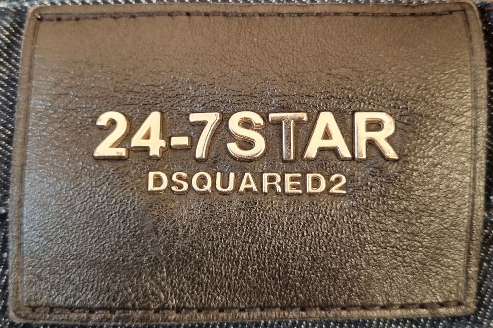 Vând Blugi Dsquared2