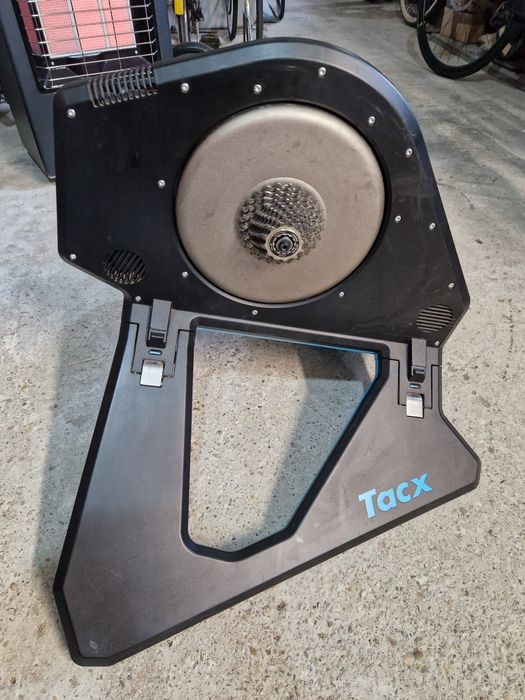Smart trainer Tacx Neo2