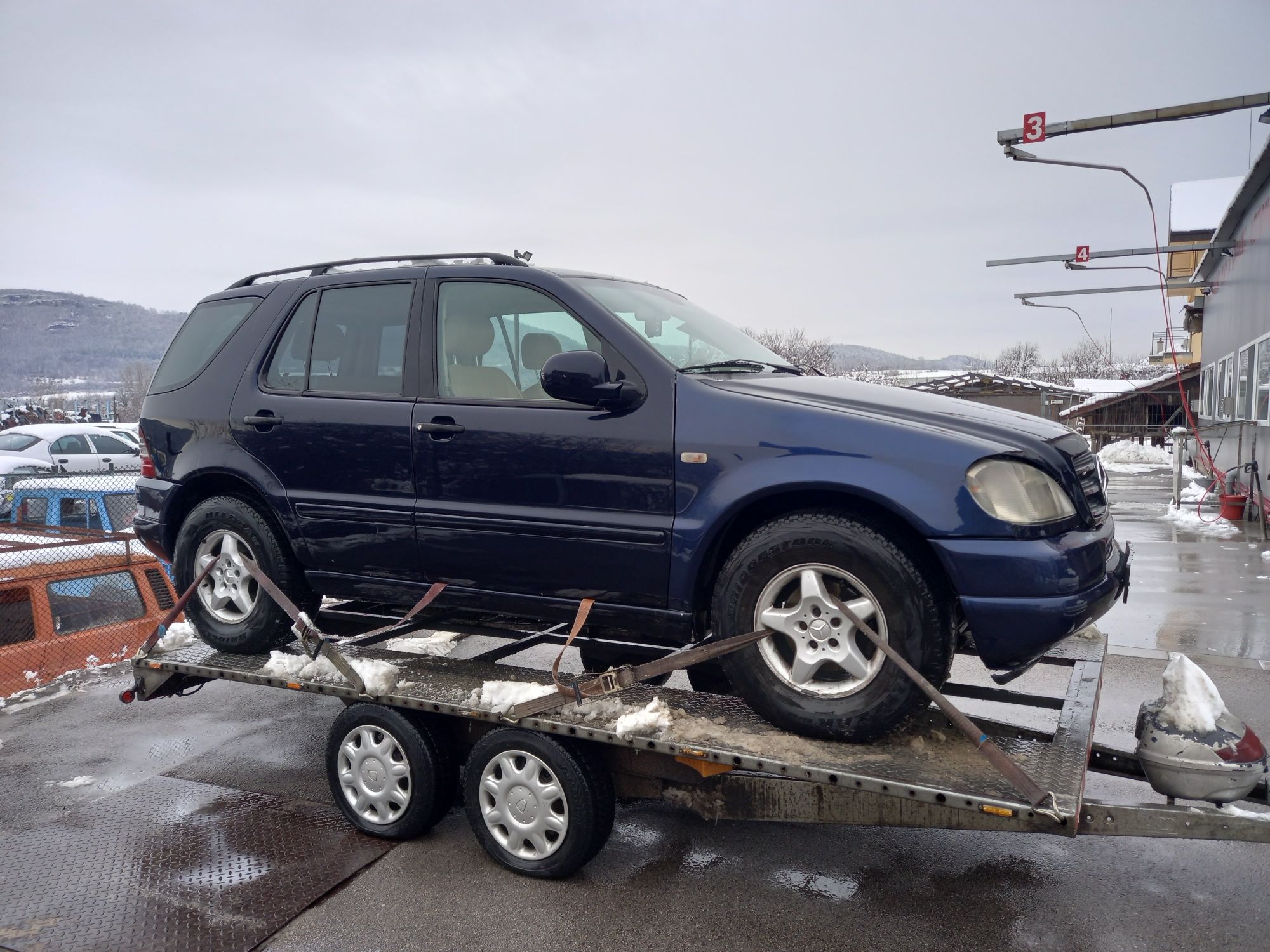 Мерцедес МЛ270 W163 на части Mercedes ML270cdi W163