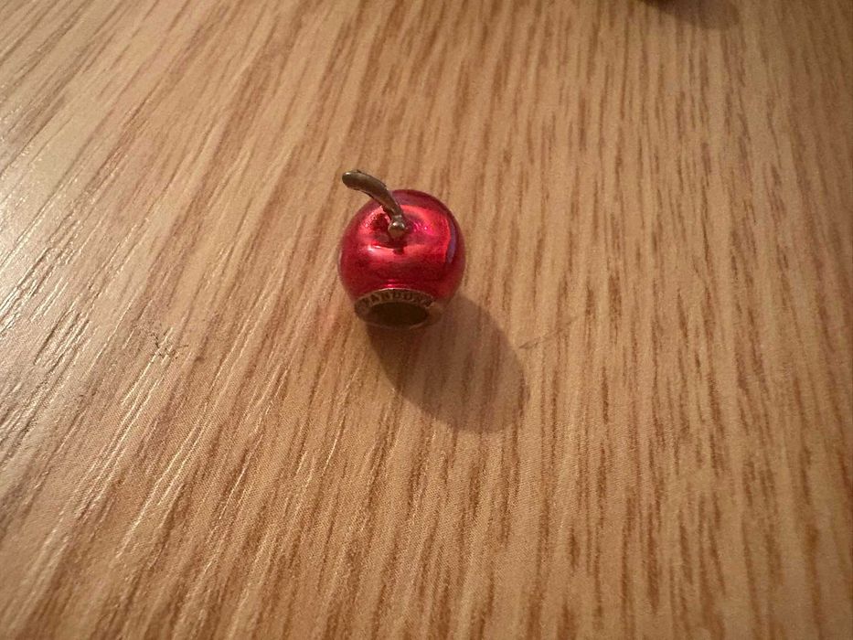 Vand talismane Pandora