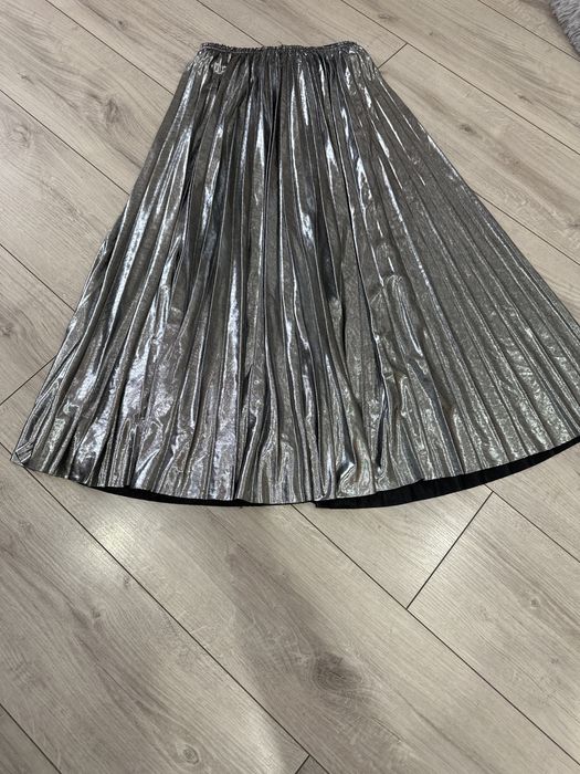 Юбка -плиссе,серебро Кофта Zara на 44-46