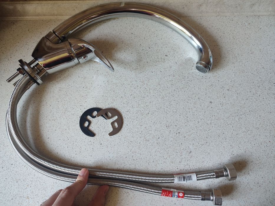 Baterie de bucătărie tip lebădă