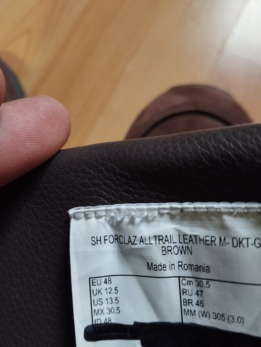 Vând Ghete-Bocanci Drumeți piele intoarsa