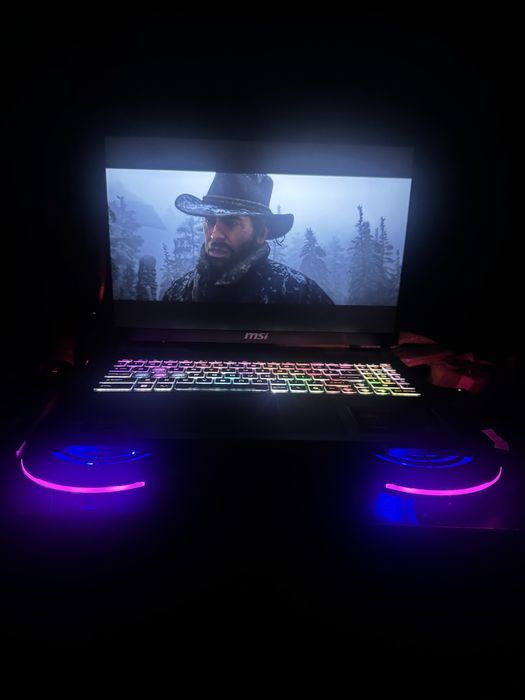 laptop gaming msi vector 16. Ultra 9 275HX, 32 gb ram, rtx 5080 16 gb