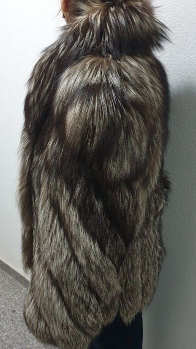 Haina blana naturala SAGA FOX  vulpe argintie