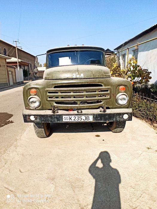 Зил  шаланда матор Урал  прицеп узунлиги 10,5  енига 2,5