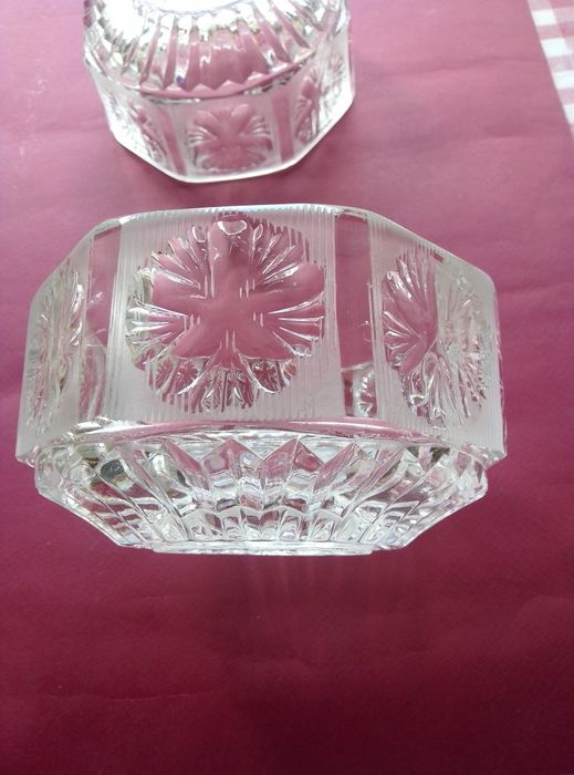 Блюдца стаканы тонкие рюмки. Кружки стекло  200 тн.и