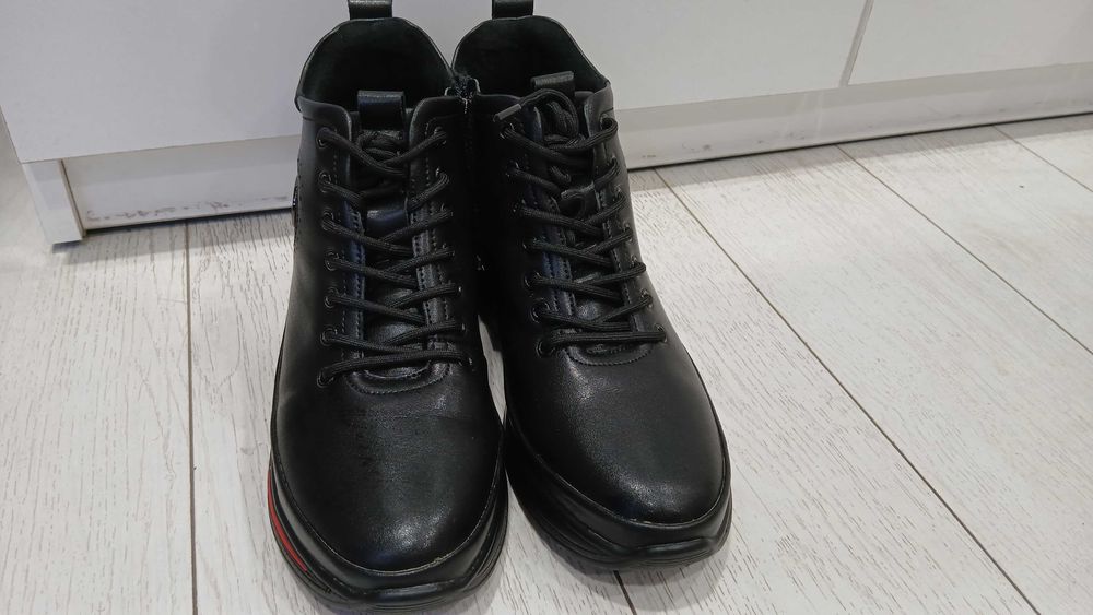 Симпатични спортни боти.